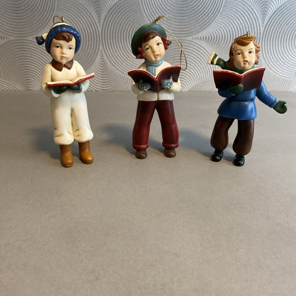 Vintage Ornaments Christmas Caroler (set of 3)